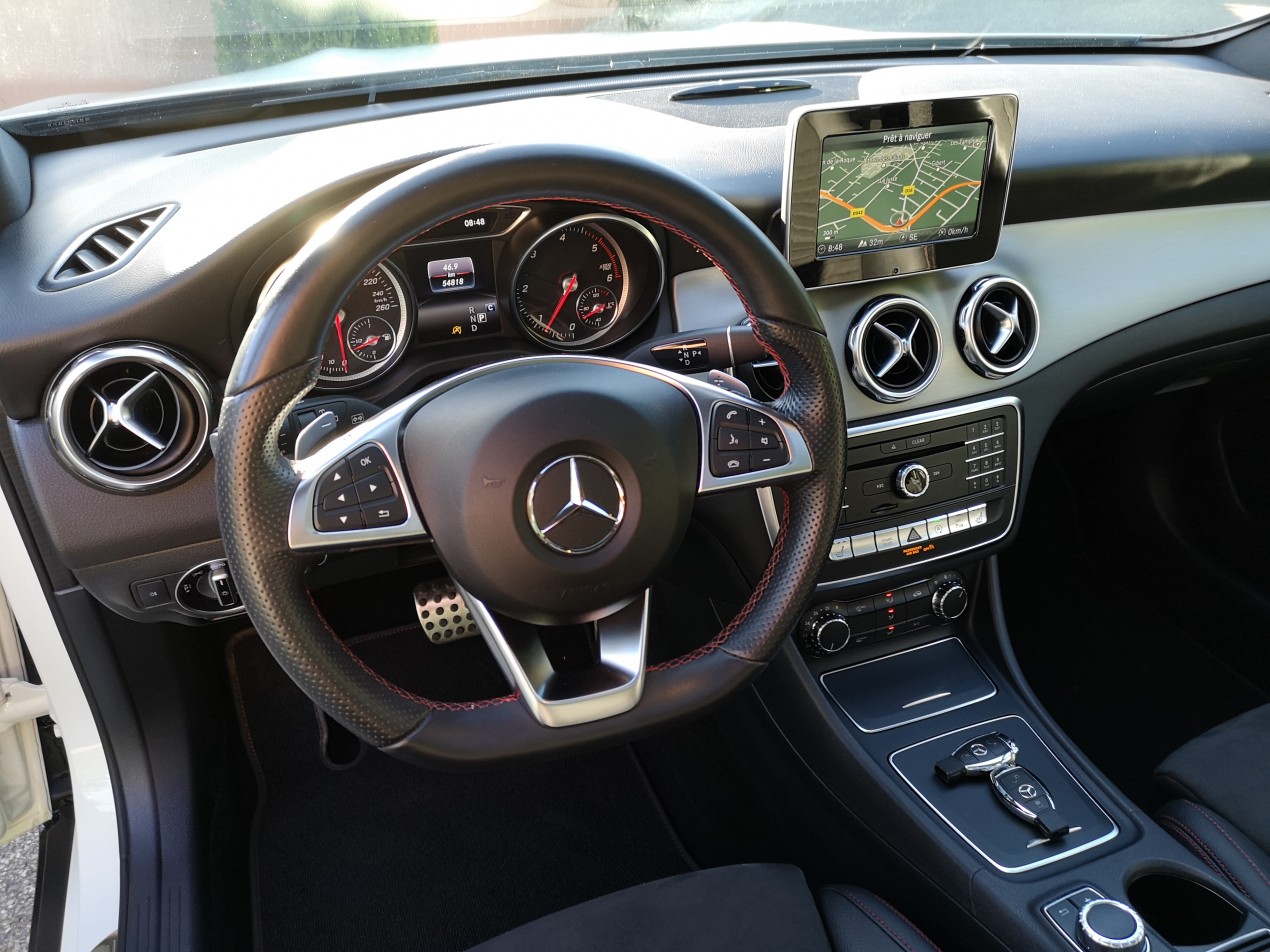 Mercedes GLA 200d pack AMG Line Fascination