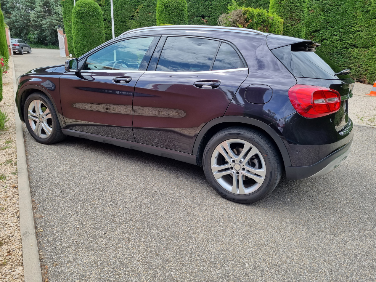 Mercedes-Benz GLA 220 d Fascination