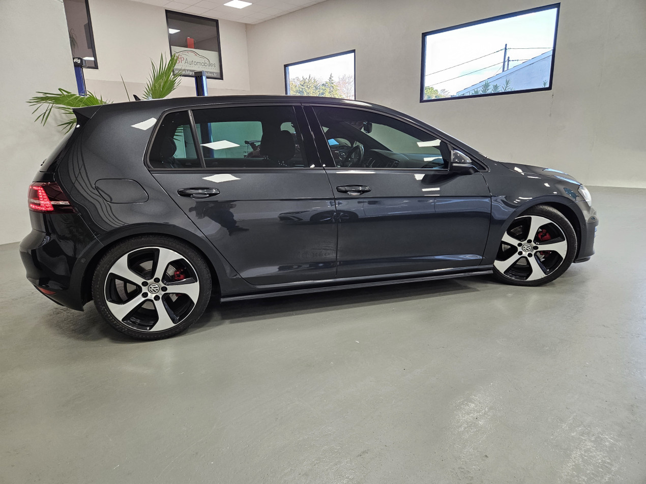 VOLKSWAGEN Golf 7 GTD Sport&Sound