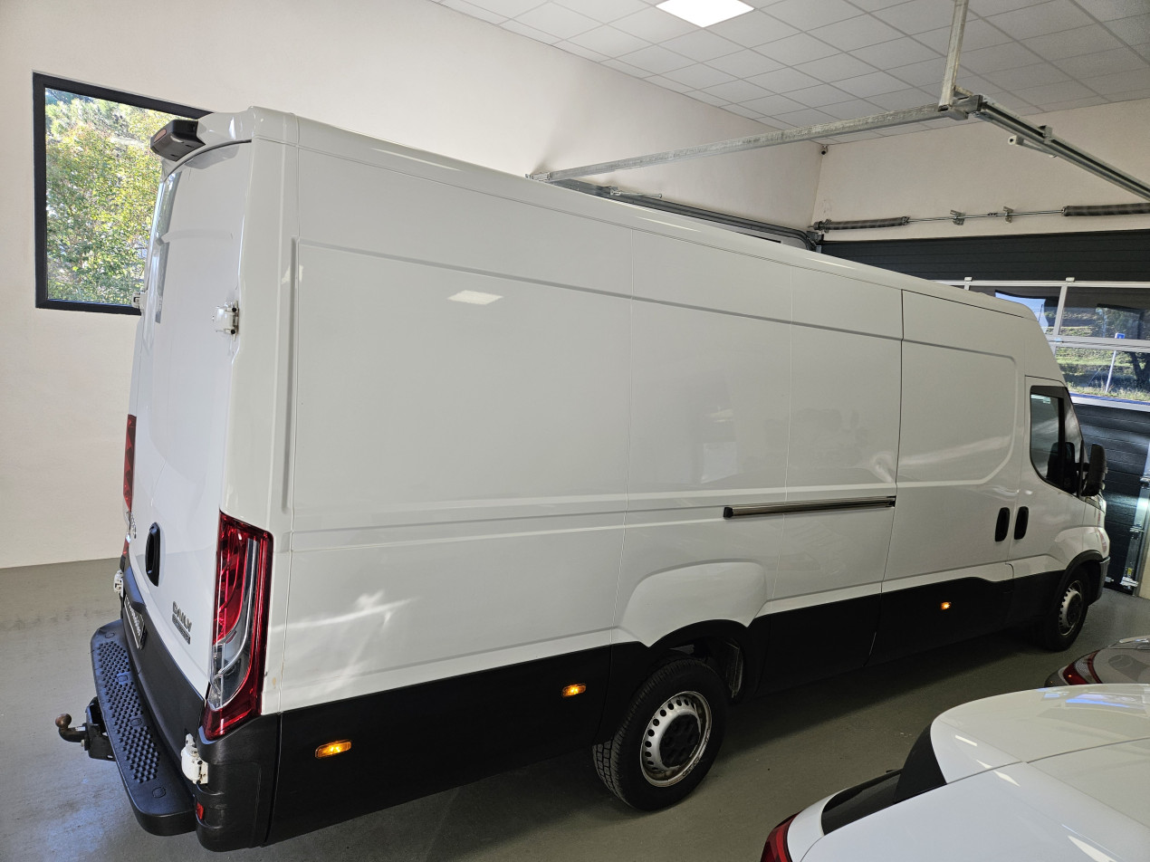 IVECO 35-160 Hi-Matic Grand Volume