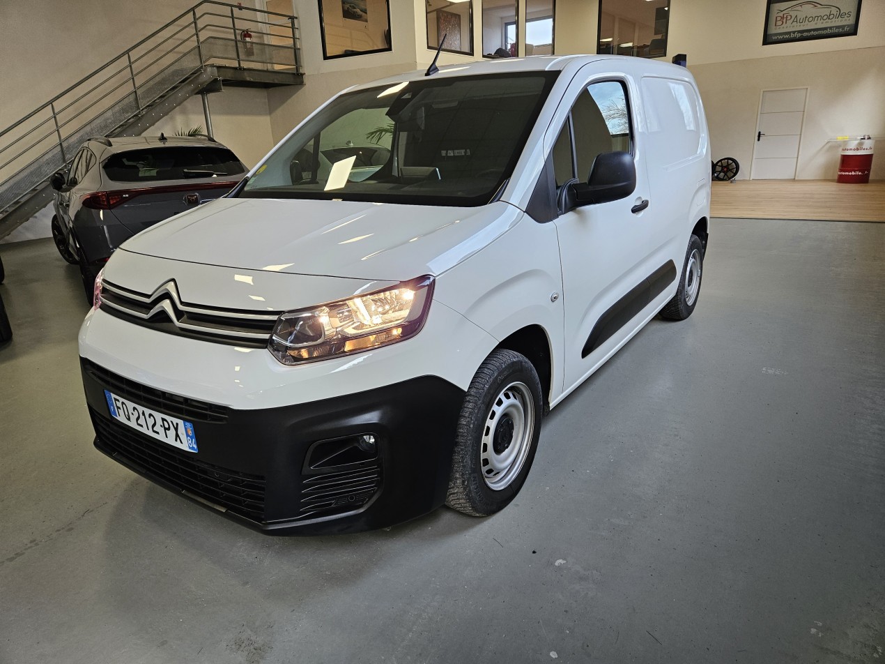 CITROEN Berlingo 1.5 Blue HDI 100 -Caméra-Attelage-Navigation