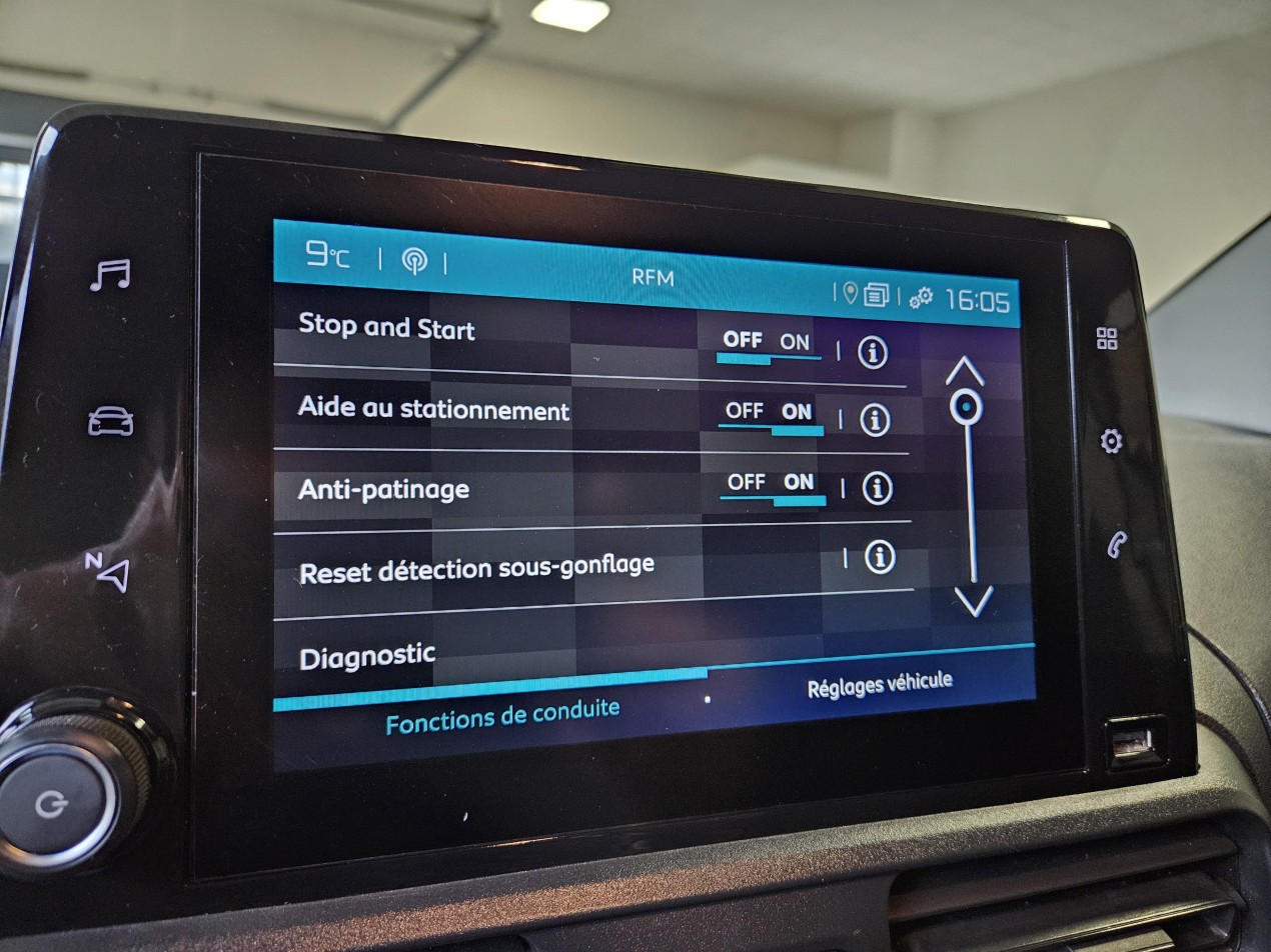 CITROEN Berlingo 1.5 Blue HDI 100 -Caméra-Attelage-Navigation