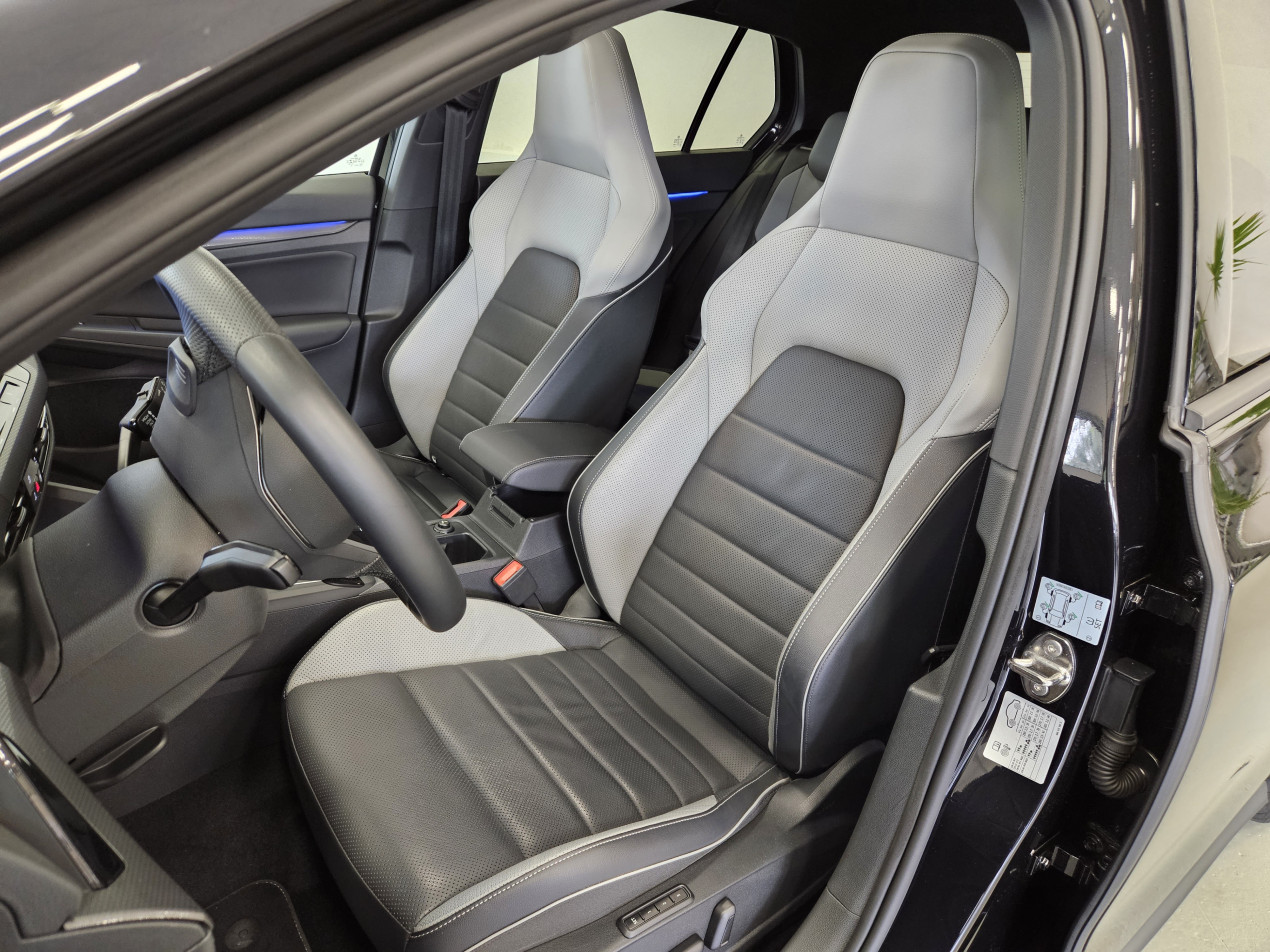 VW Golf 8 GTE 2022 full black
