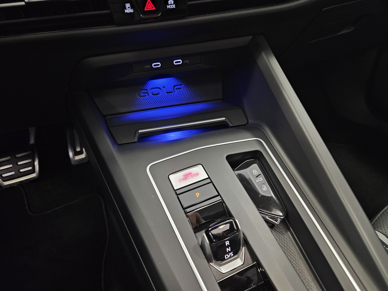 VW Golf 8 GTE 2022 full black