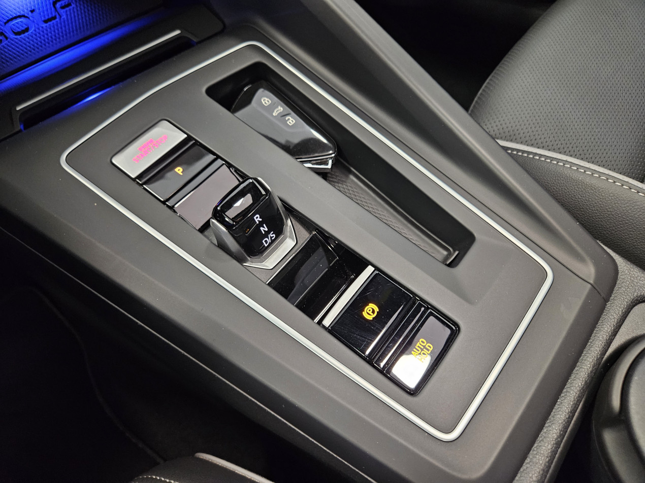 VW Golf 8 GTE 2022 full black