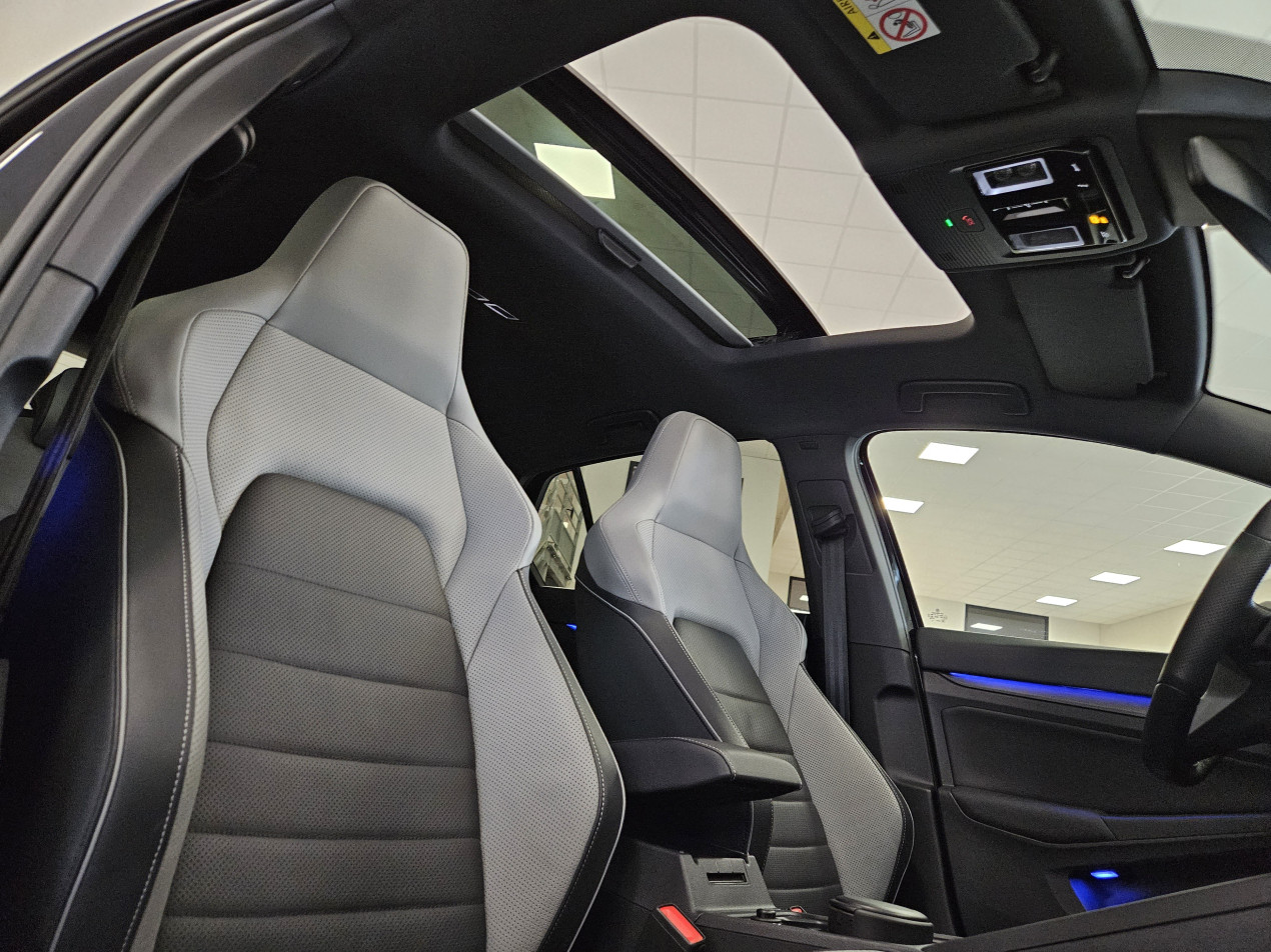 VW Golf 8 GTE 2022 full black