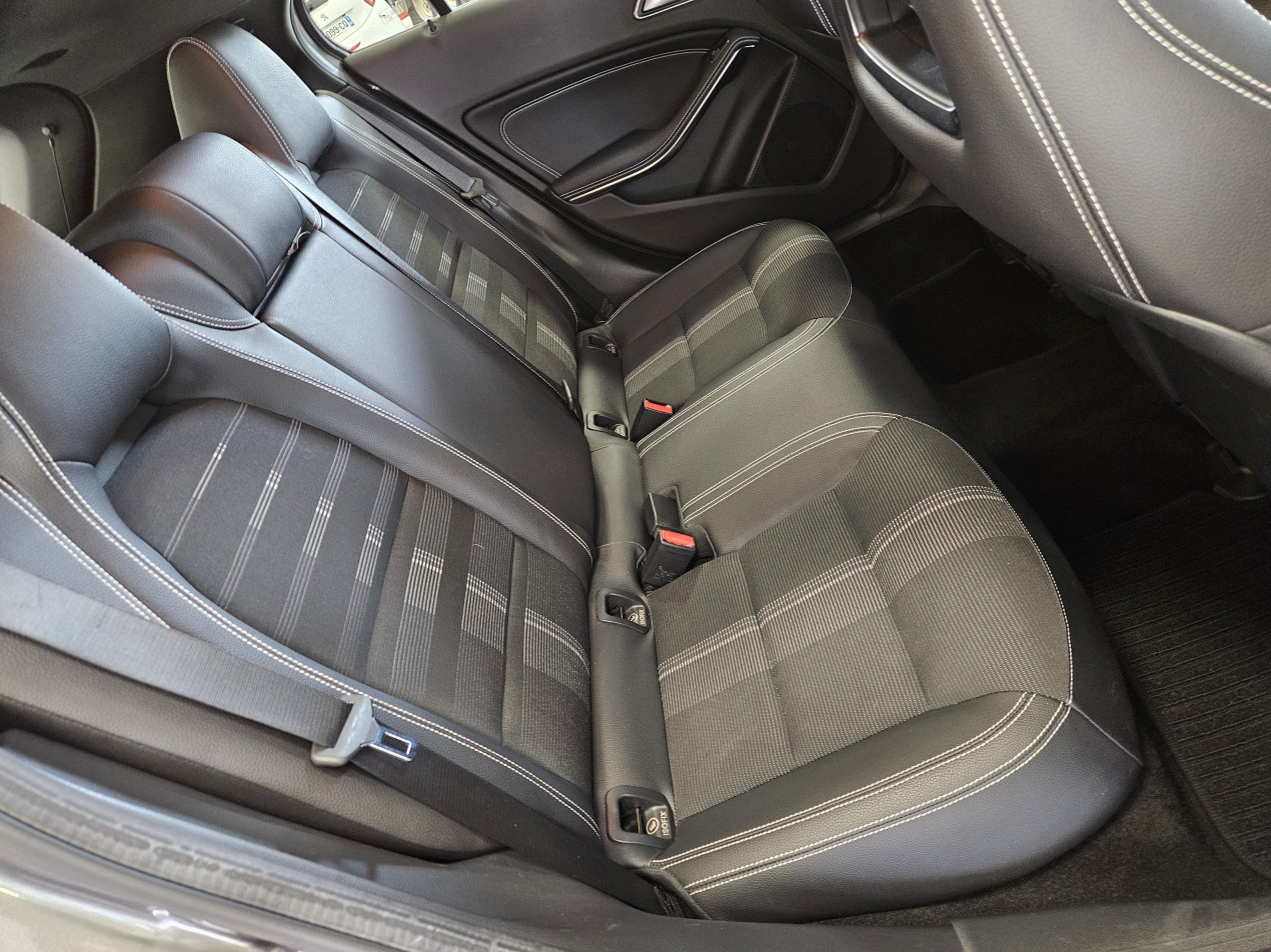 Mercedes-Benz GLA 220d