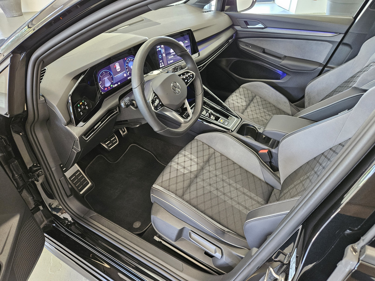 VW Golf 8 2.0 TDI 150 DSG R-Line