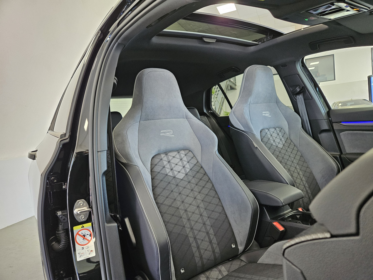 VW Golf 8 2.0 TDI 150 DSG R-Line