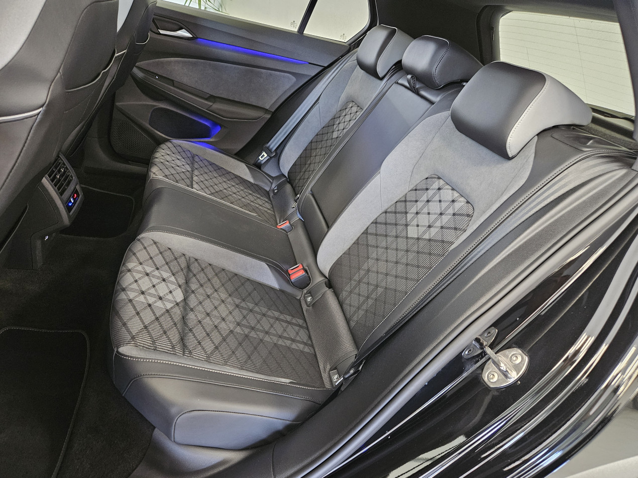 VW Golf 8 2.0 TDI 150 DSG R-Line