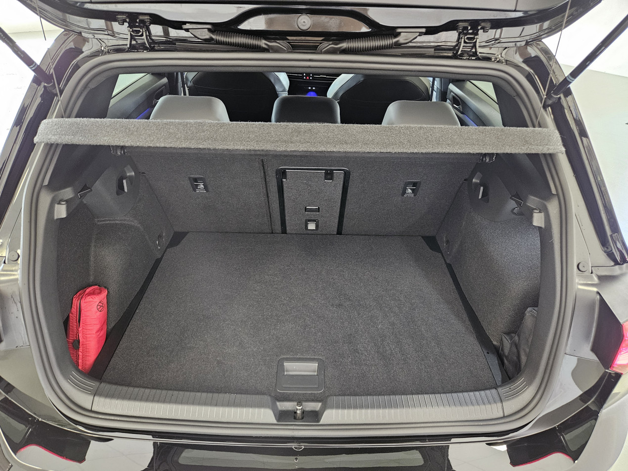 VW Golf 8 2.0 TDI 150 DSG R-Line